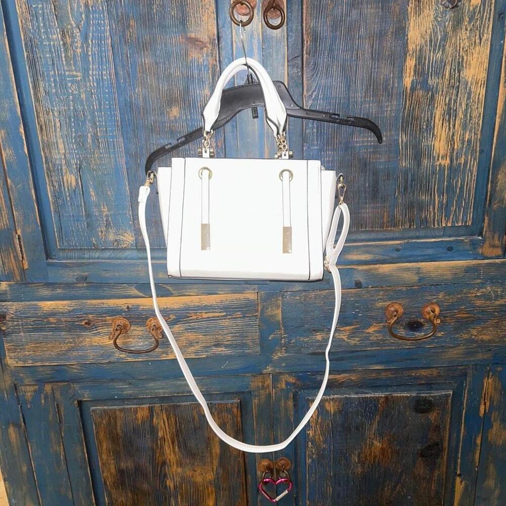 White faux leather handbag with gold
